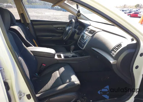 2016 Nissan Altima 2.5/2.5 S/2.5 Sl/2.5 Sr/2.5 Sv z USA, uszkodzony, nr VIN 1N4AL3AP0GN322133